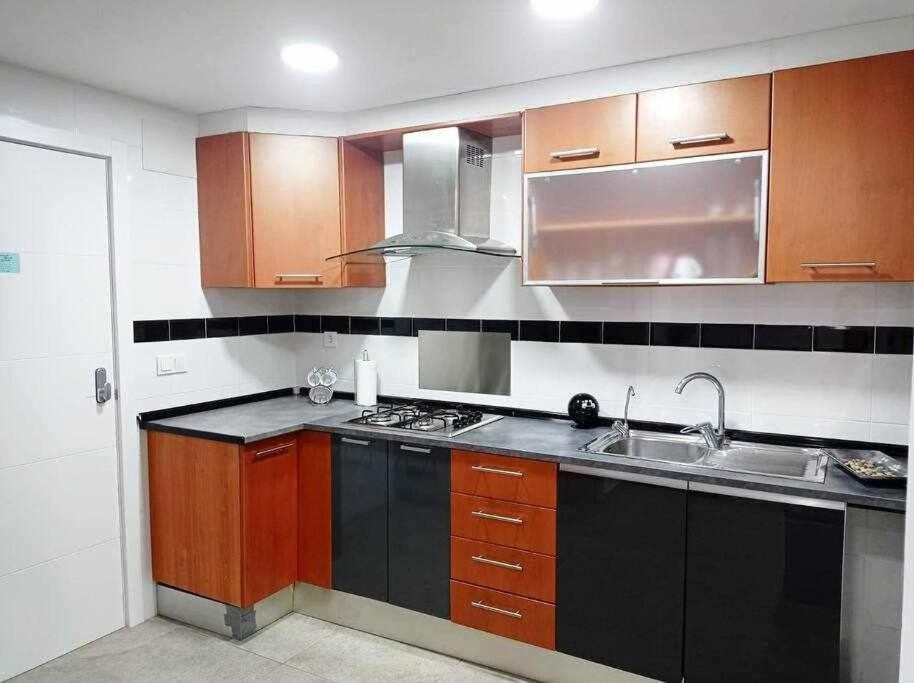 Apartamentos Full Equipped เอลเช ภายนอก รูปภาพ